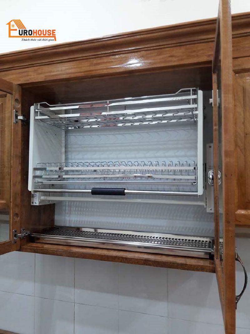 Có nên mua giá bát nâng hạ Eurogold - phụ kiện tủ bếp inox thông minh