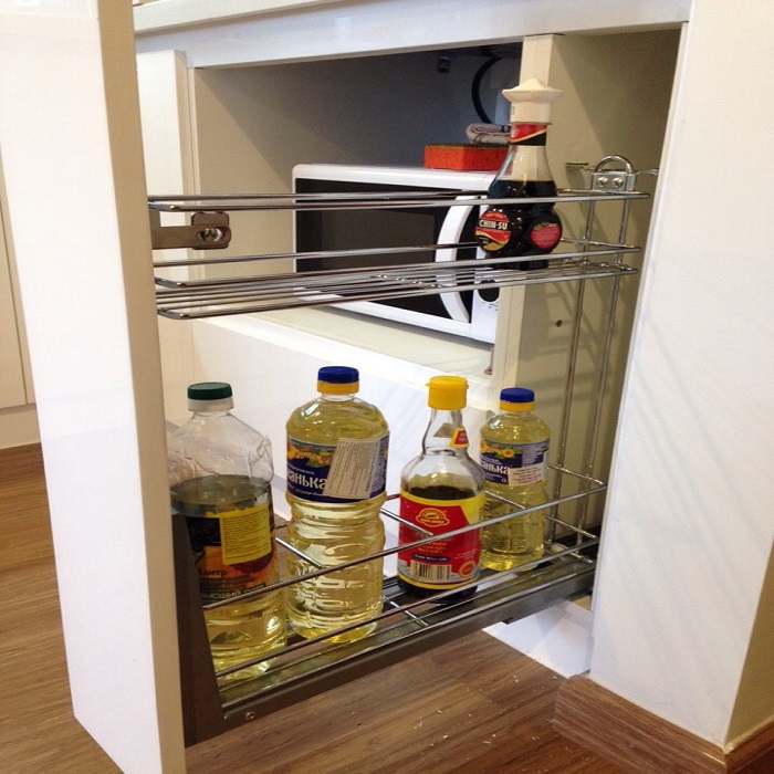 kệ gia vị inox cao cấp nan vuông 300 khi được lắp vào tủ bếp